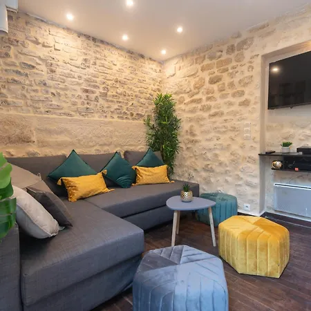 Apartment Duplex Parisien Metro13