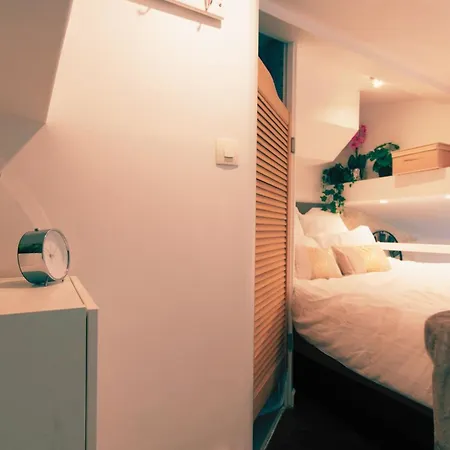 Apartment Duplex Parisien Metro13